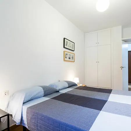 Holi-rent Angelines Apartment
