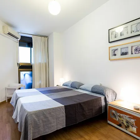 Holi-rent Angelines Apartment Seville